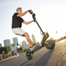 Patinete eléctrico todoterreno isinwheel GT4 de 2400 W con motor dual