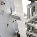 Automatic Label Applicator for Flat Containers